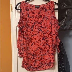 BOLD elements Women's Red Leaf Print Blouse